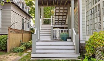 17 Everett St, Newport, RI 02840