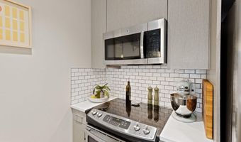 1111 ORREN St NE 207, Washington, DC 20002