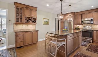 7205 RADNOR Rd, Bethesda, MD 20817
