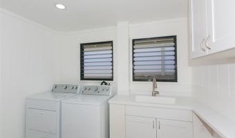 1355 Ala Napunani St, Honolulu, HI 96818
