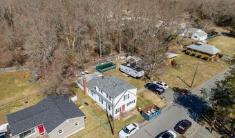 23 Bardsley St, Acushnet, MA 02743