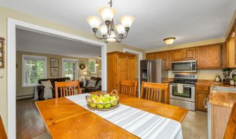 51 Palomino Ln, Bedford, NH 03110