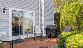 119 Corey Ln, Middletown, RI 02842