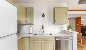 475 KING St 13A, Basye, VA 22810