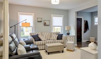 18 Hall Ave, Newport, RI 02840