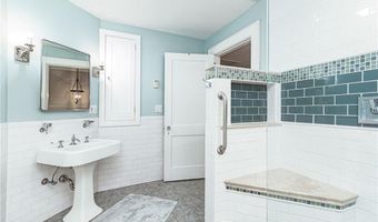 170 Lloyd Rd, North Kingstown, RI 02874