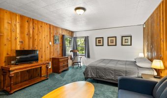 55450 MCKENZIE RIVER Dr, Blue River, OR 97413
