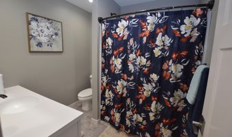 2413 S Lawson St, Aberdeen, SD 57401