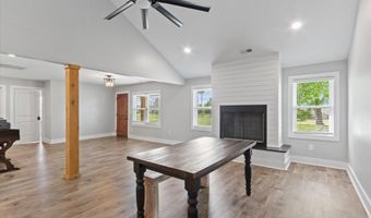 2140 Hustleville Rd, Albertville, AL 35951