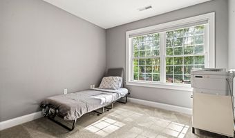 60 Camelot Dr, Bedford, NH 03110