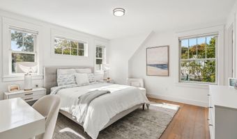 239 A Foreside Rd, Falmouth, ME 04105