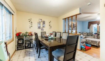 1527 W Holtz Ave, Addison, IL 60101