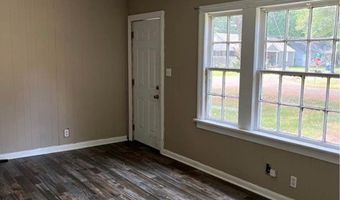 202 Fisher St, Batesville, MS 38606