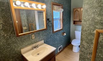 823 Pine Ave, Alma, MI 48801