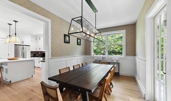 97 Oak Ln, Amagansett, NY 11937