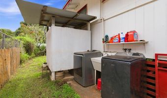66-409 Paalaa Rd B, Haleiwa, HI 96712