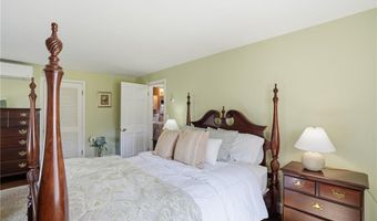 194 New Meadow Rd, Barrington, RI 02806