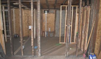 827 W 9th St, Anderson, IN 46016