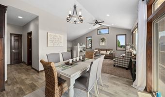 212 N Fairway Dr, Brandon, SD 57005