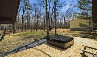 240 Keats Ln, Albrightsville, PA 18210