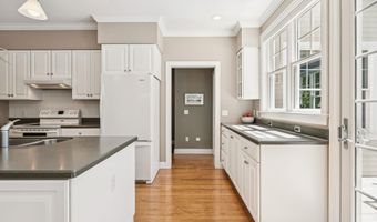 73 Pipers Point Ln, Alton, NH 03809