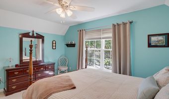 10 WHIRLAWAY Dr, Bear, DE 19701