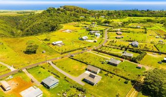 691 Auwaha St A, Haiku, HI 96708