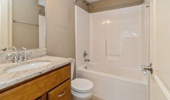 221 19th St SW, Altoona, IA 50009
