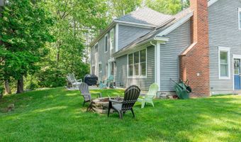 24 Surrey Ln, Falmouth, ME 04105
