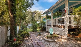 201 Hoop Pole Creek Dr, Atlantic Beach, NC 28512