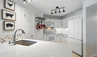 316 Clayton Crossing Pl B, Ballwin, MO 63011