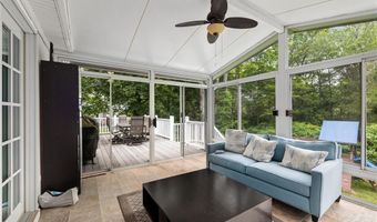 36 Daniel Dr, North Kingstown, RI 02852