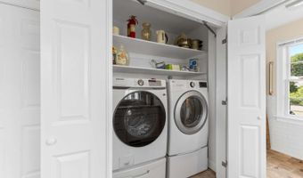 110 Commerce Rd, Barnstable, MA 02630