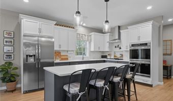 81 Golden View Dr, Johnston, RI 02919