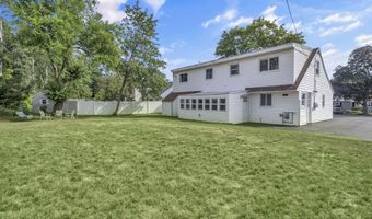 6 Briarwood Rd, Albany, NY 12211