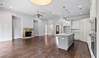 1372 FALLS CREST Dr, Auburn, AL 36830