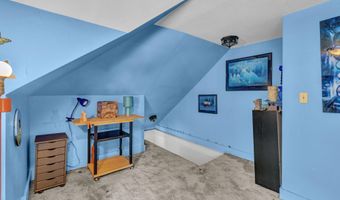 77 Center St, Bangor, ME 04401