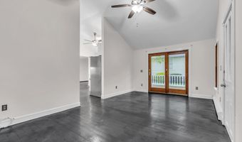 19 CENTER St, Barnegat, NJ 08005