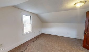 202 Bell Ave, Altoona, PA 16602