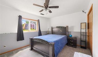 550 Mckinley St, Anoka, MN 55303