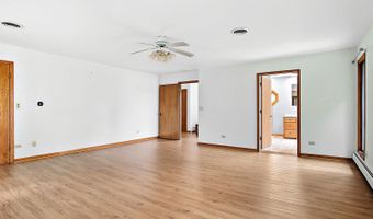 22806 W Loon Lake Blvd, Antioch, IL 60002