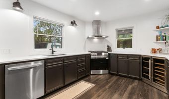 73733 Superior St, South Haven, MI 49090