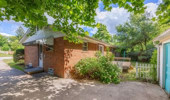 1031 N Maple Rd, Ann Arbor, MI 48103