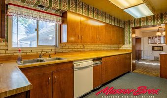 2636 Big Horn Ave, Cody, WY 82414