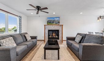 809 24th Ave NW, Austin, MN 55912