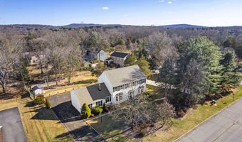 4 Westminster Dr, Annandale, NJ 08801