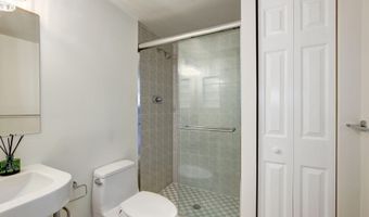4808 MOORLAND Ln 711, Bethesda, MD 20814