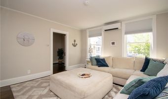 26 Carey St, Newport, RI 02840