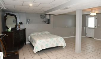 9 Mallory Ct, Cranston, RI 02910