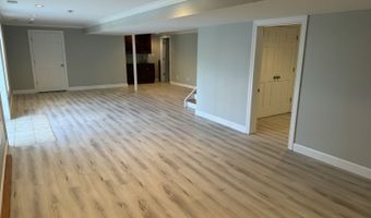 16 Canterbury, Athens, OH 45701